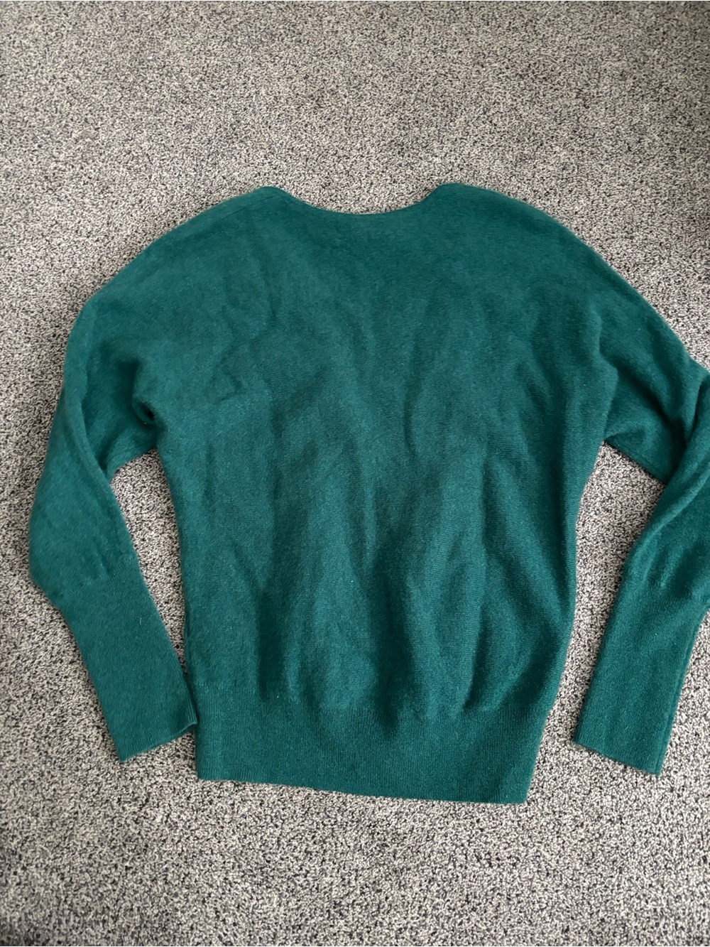 Tahari Emerald Green Cashmere V-Neck Sweater - Picture 6 of 6